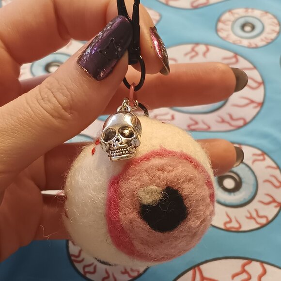 Handmade Eyeball Key Chain - Picture 1 of 2